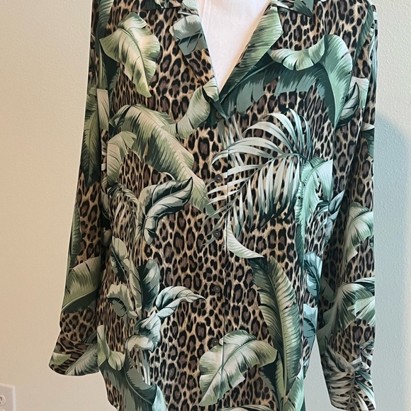 Tommy Bahama Green Relaxed Long Sleeve Button Down - Picture 1 of 5